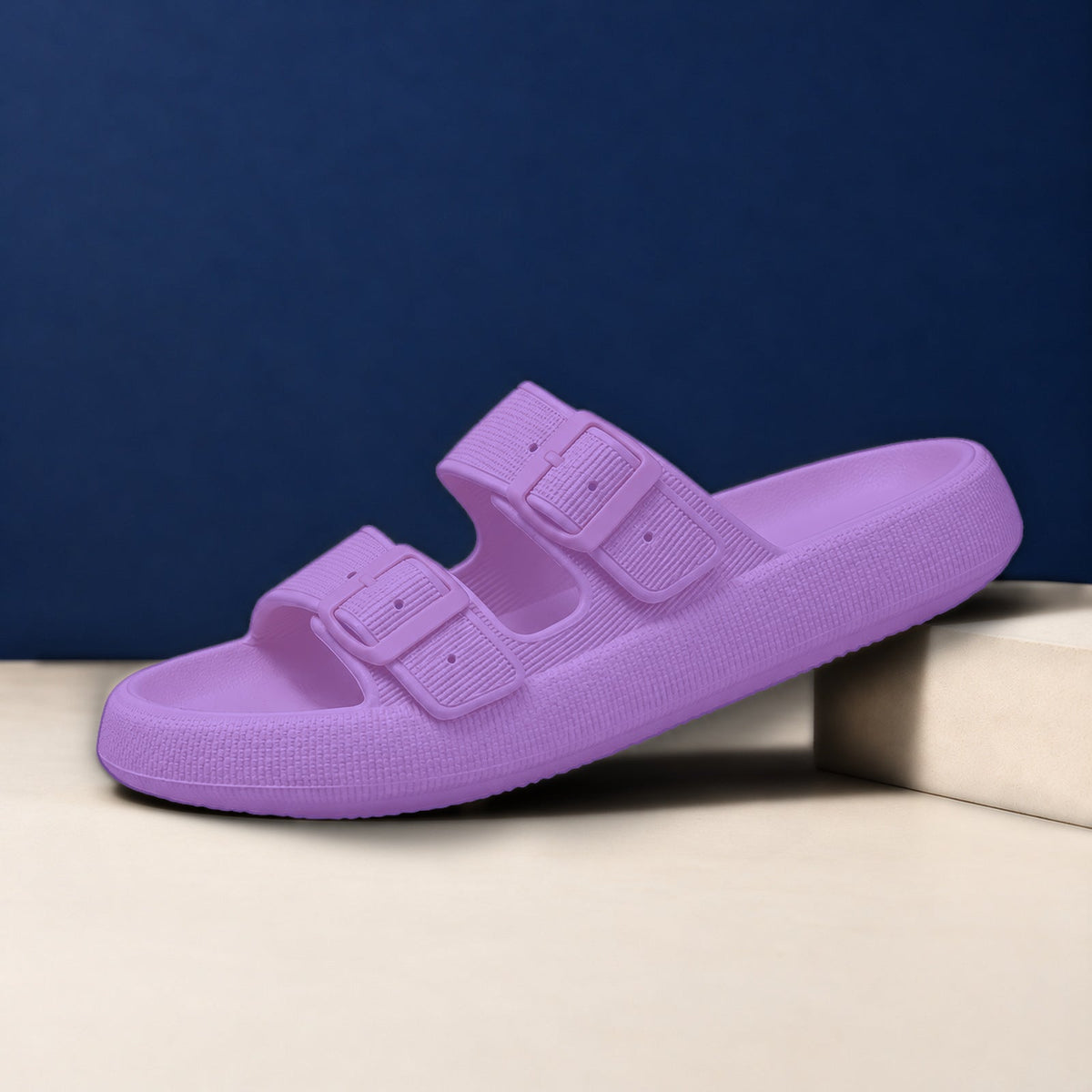 Comfort Çift Toka Terlik – Mor, yandan görünüm