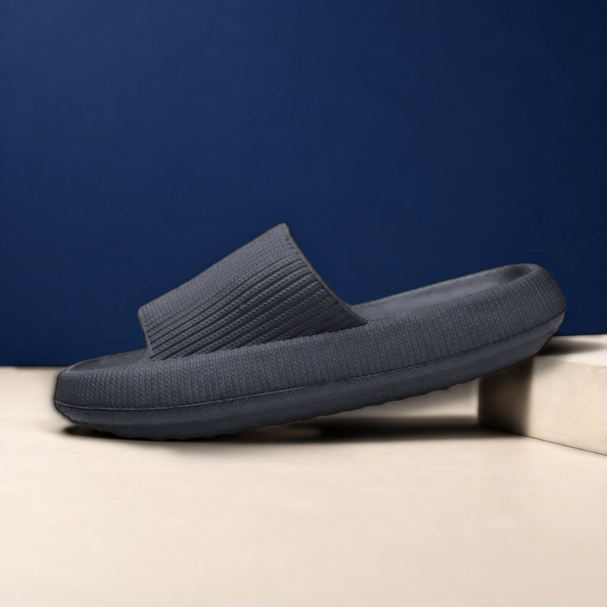 Comfortstep Marakas Comfort Terlik – Siyah, yandan görünüm